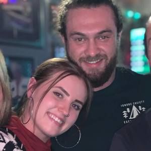 Meet your Posher, Alexis